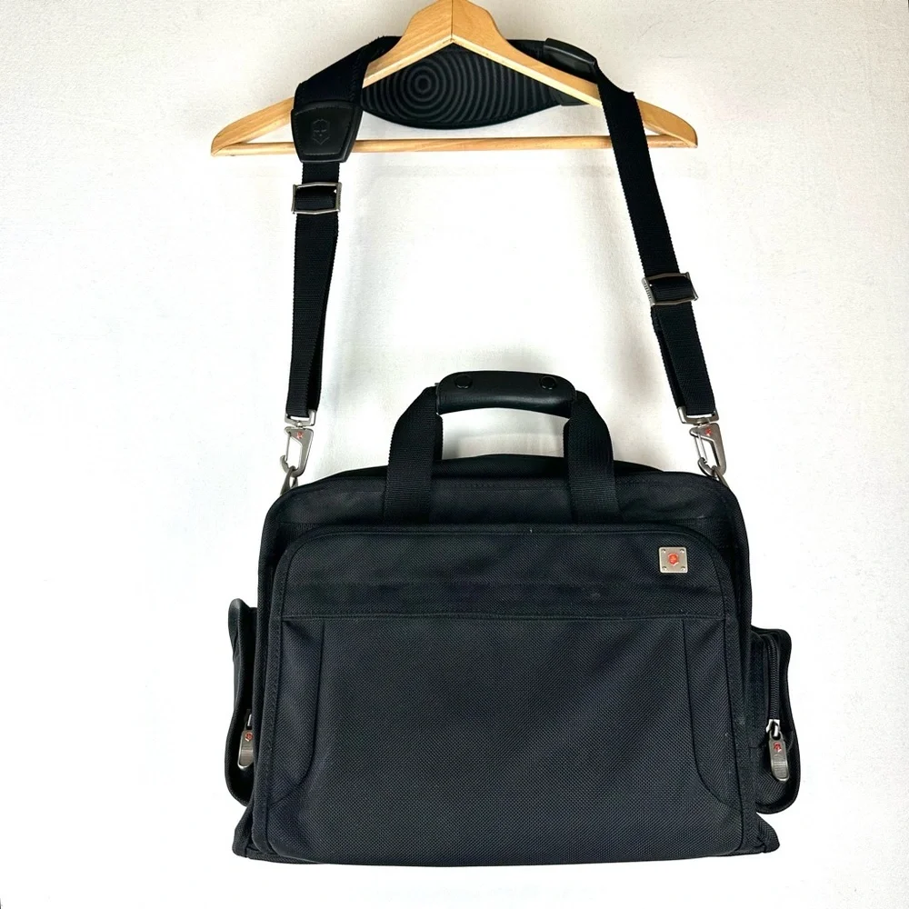 Victorinox padded adjustable